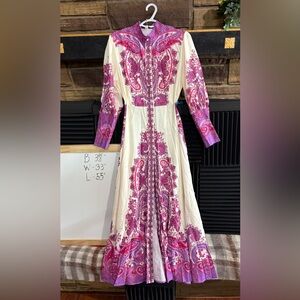 Size M Elegant Paisley Print Maxi Dress